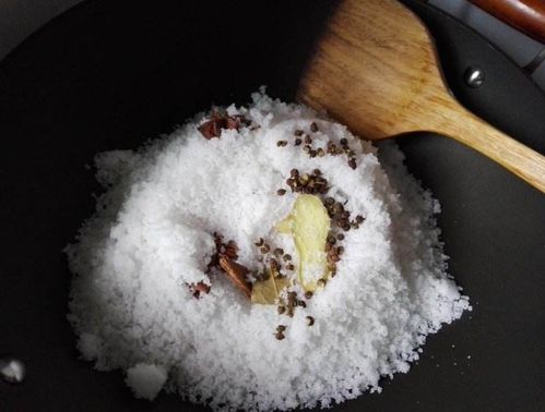 湖南臘肉腌制方法,農(nóng)村傳統(tǒng)配方,簡(jiǎn)單易學(xué),色澤金黃不油膩